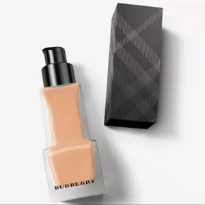 Burberry Matte Glow Foundation